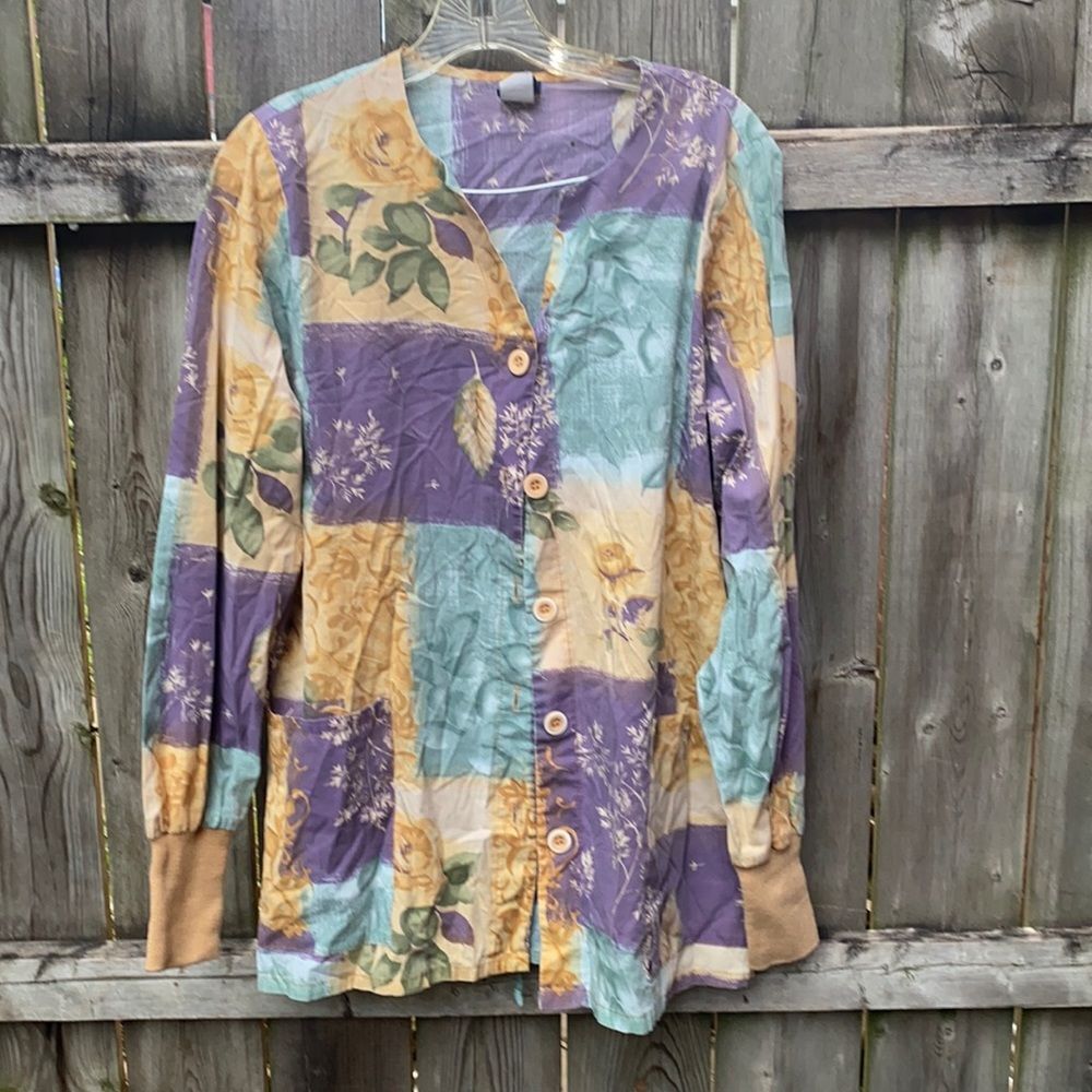 Button down uniform top sz. M